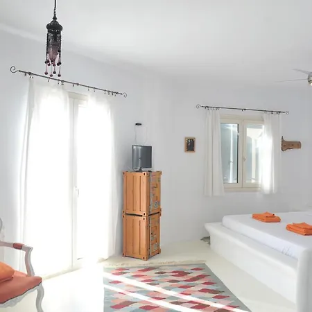 Naxos House, One Minute Away From The Beach! Πλάκα